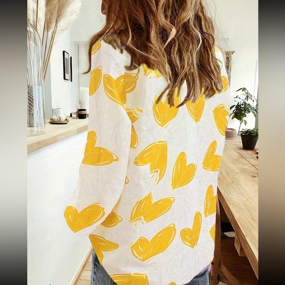 Luxe red hearts print button down shirt - Picture 5 of 7